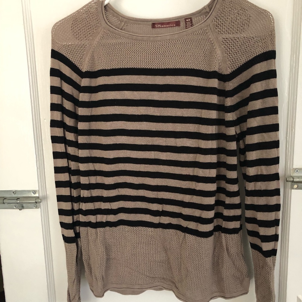 Size M. Semi see-through top with two-toned brown.